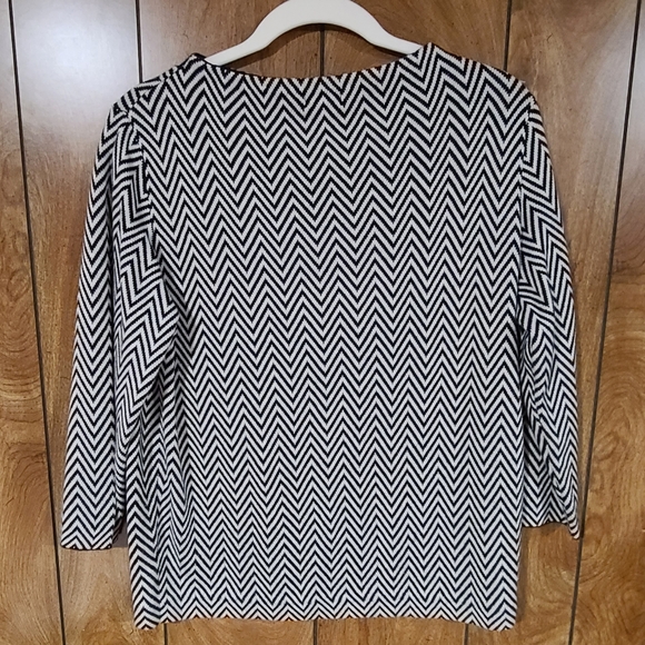 Black and white chevron boat neck knit top - Picture 2 of 5